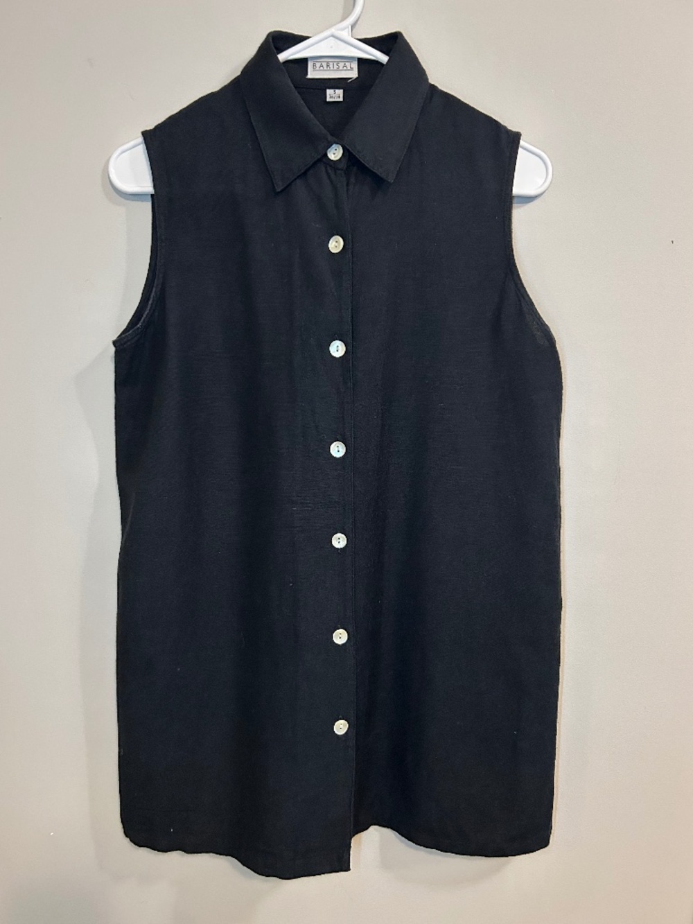 Sleeveless big mother-of -pearl buttons Shirt Top for Women’s linen blend
